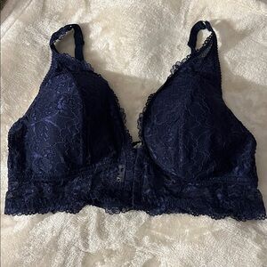 MAURICE’S 💙 ELEGANT WIRELESS NAVY BLUE PADDED CUPS FRONT CLOSURE LACE BRA 2/2X